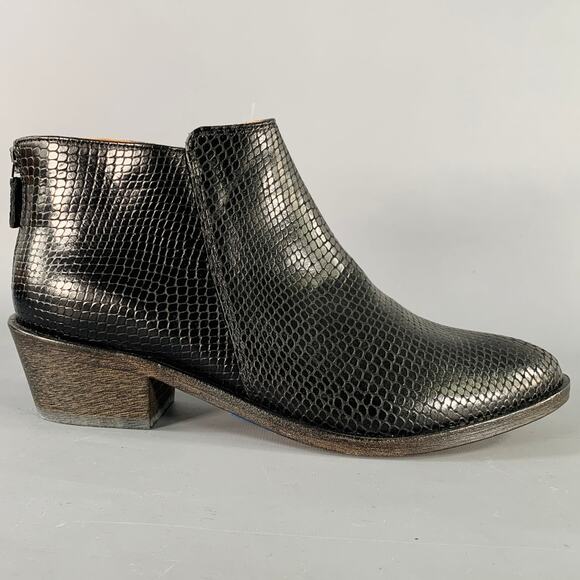 ANTHOLOGY PARIS Size 9 Black Leather Snake Embossed Back Zip Ankle Boots - Picture 2 of 8